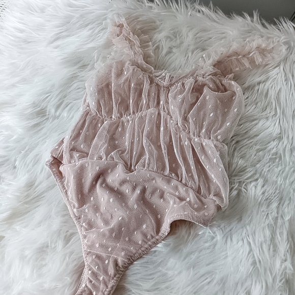 PrettyLittleThing Cream Blush Ruffle Strap Sheer Dot Print Mesh Bodysuit Top XS - Picture 7 of 7
